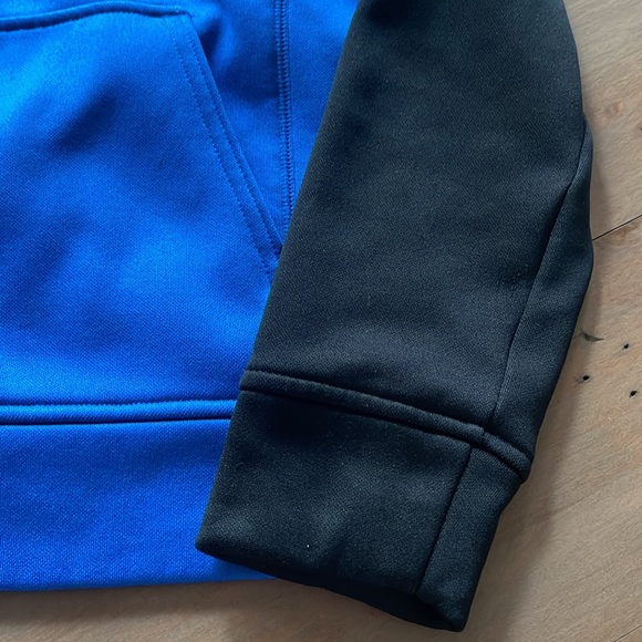 Boys adidas hoodie. Perfect condition, no snags or stains - Picture 3 of 6